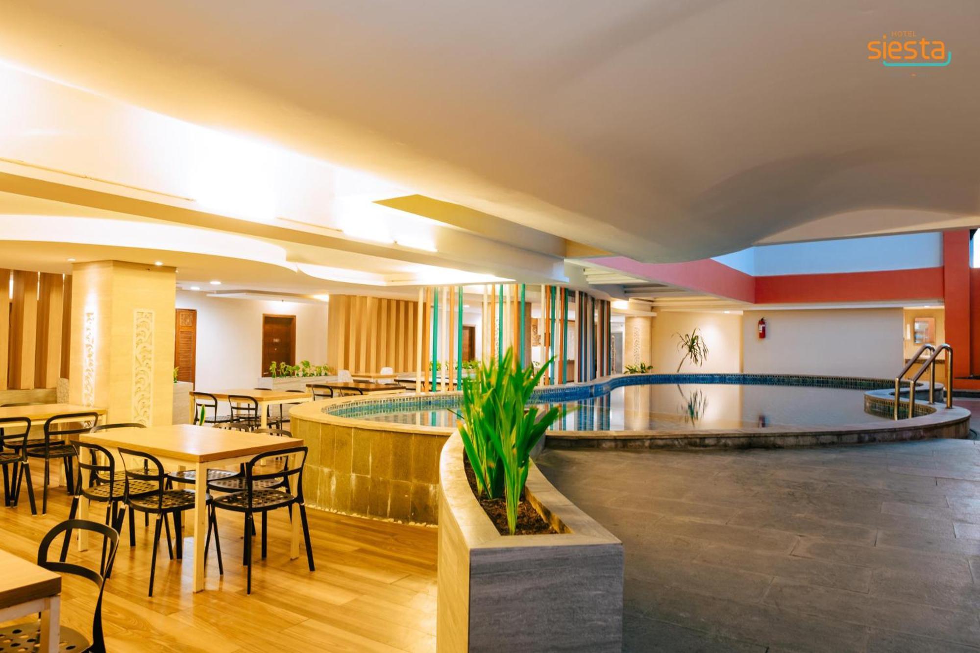 Siesta Legian Hotel Exterior photo