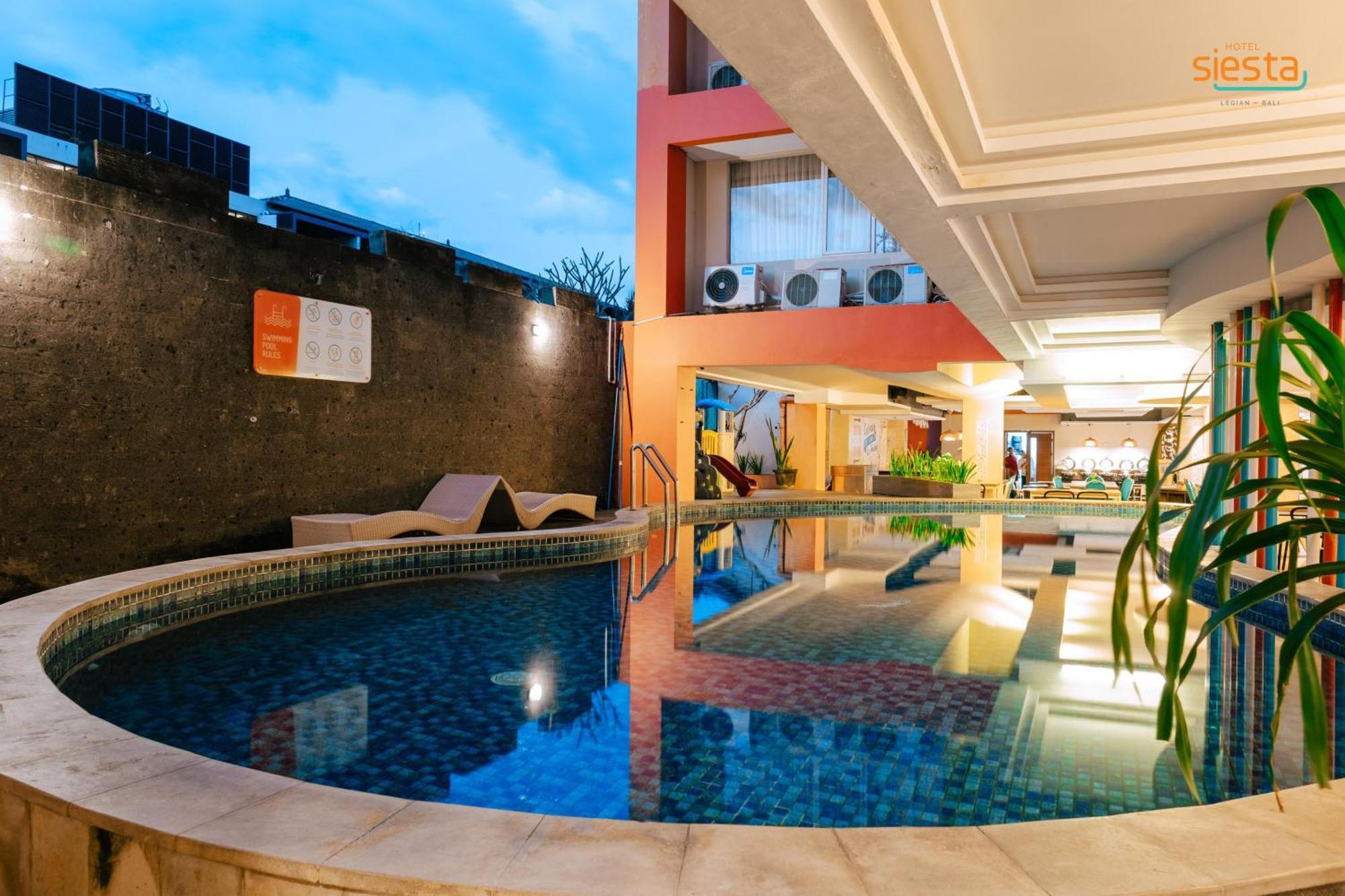 Siesta Legian Hotel Exterior photo