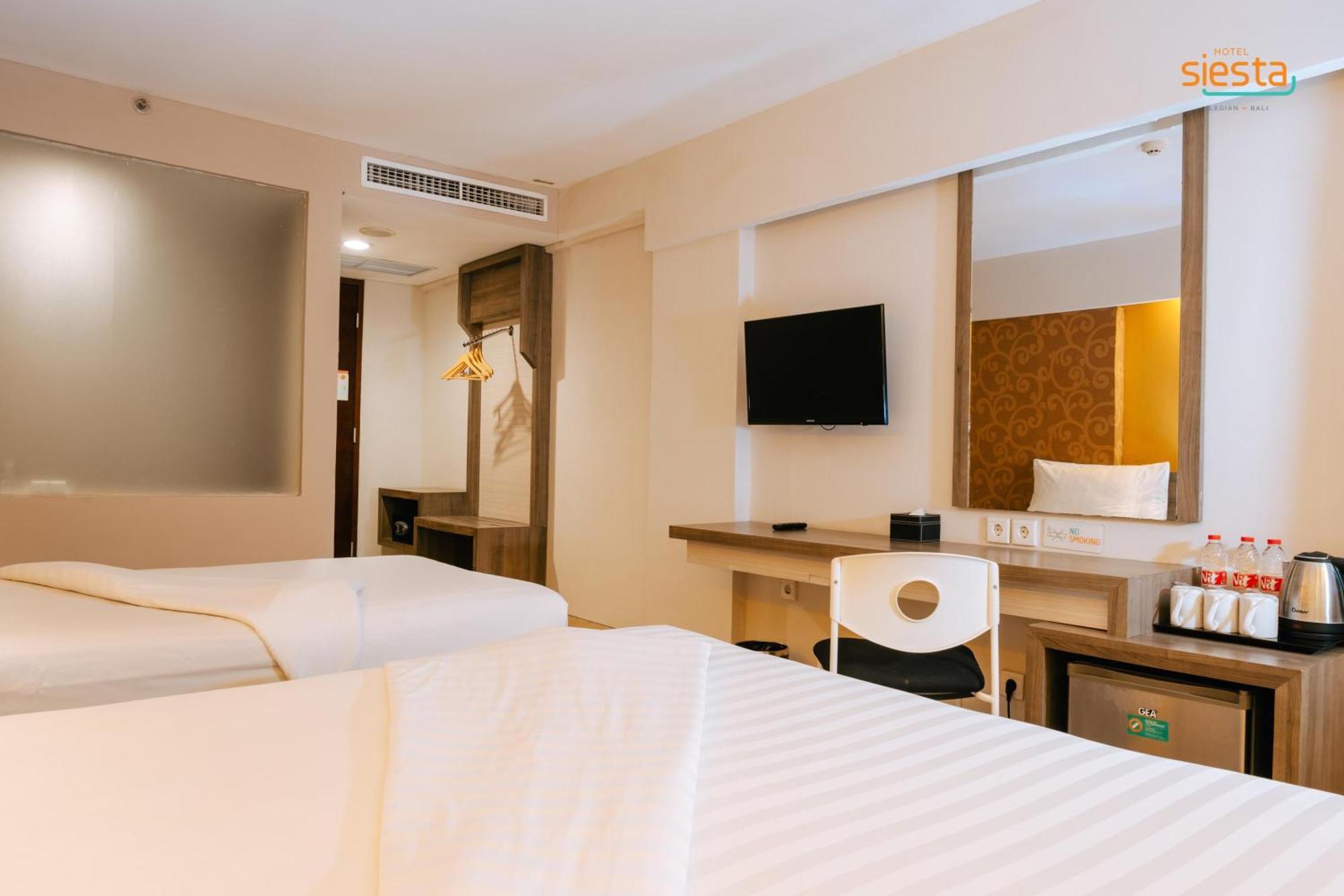 Siesta Legian Hotel Exterior photo