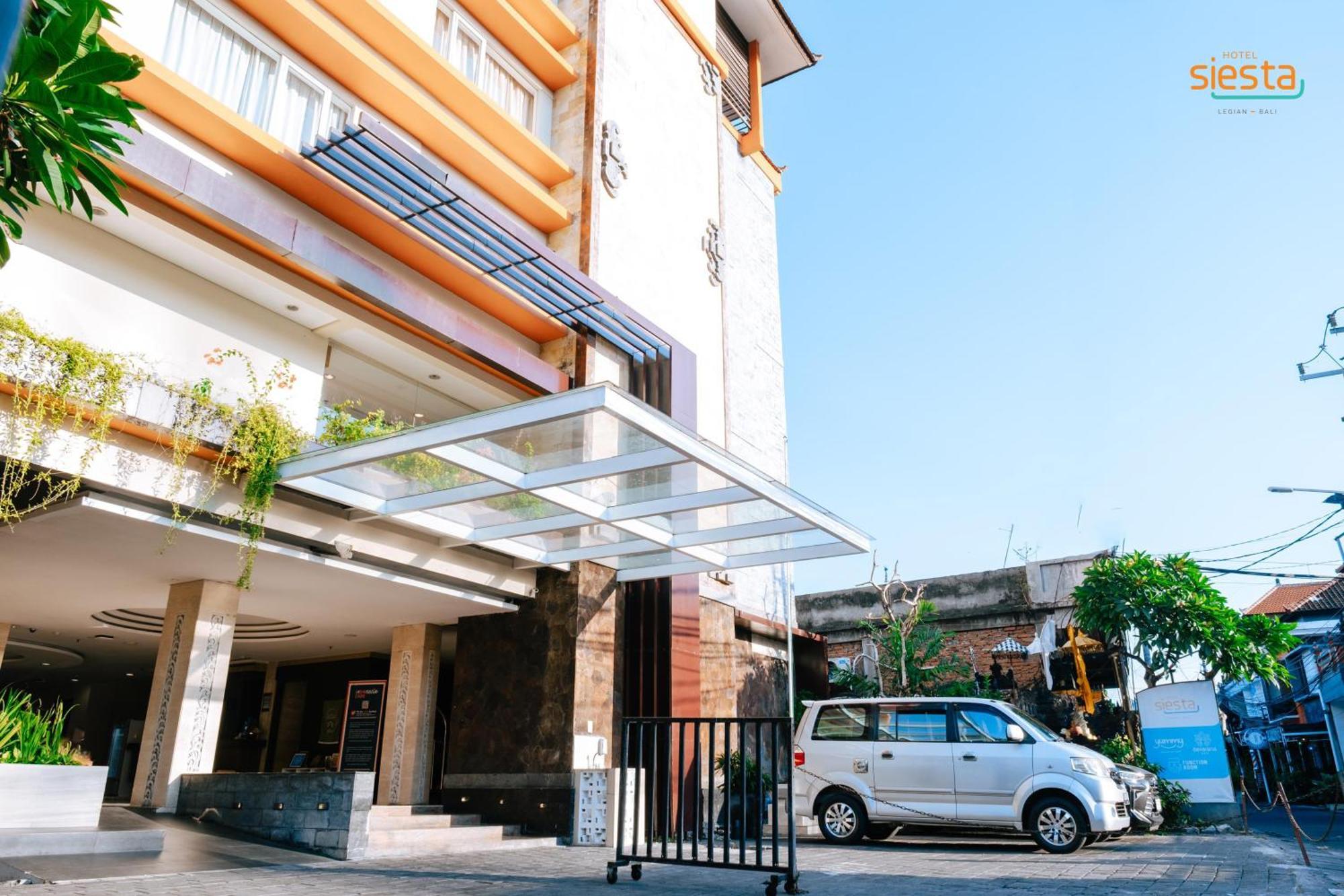 Siesta Legian Hotel Exterior photo